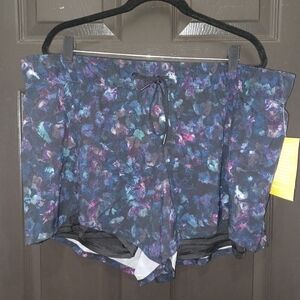 Avia Short with Liner